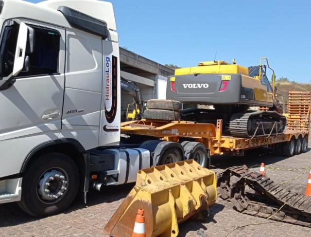 Transporte de Máquinas em Montes Claros, e filial em Buritizeiro / MG e Região