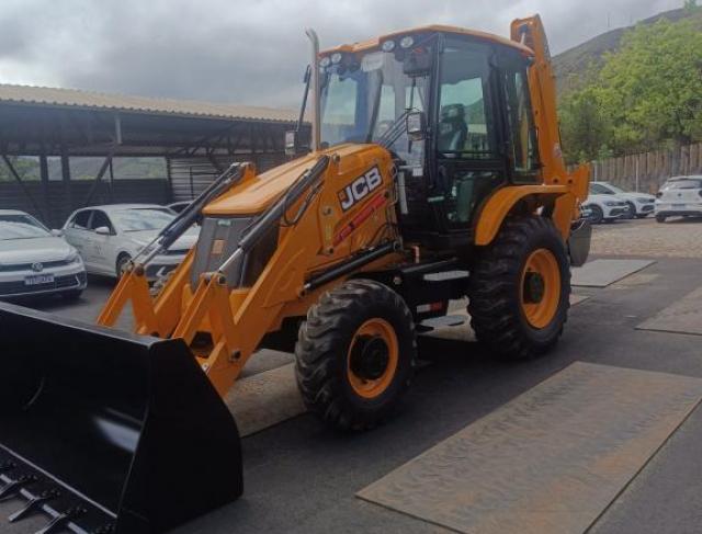 Locação Retroescavadeira