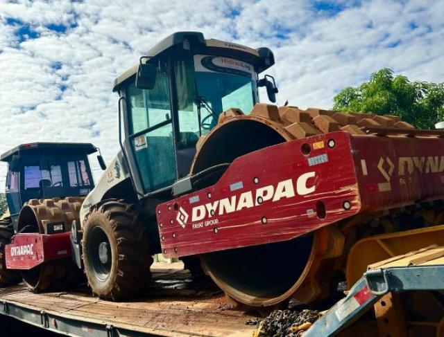 Locação Rolo Compactador e Máquinas